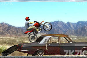 《疯狂特技单车》游戏画面2