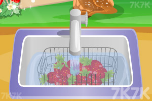 《香甜草莓蛋糕》游戏画面3