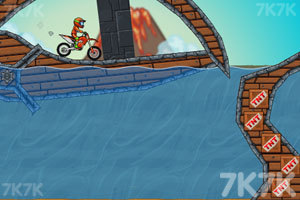 《摩托障碍挑战3》游戏画面2