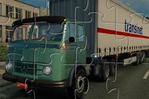 《奔驰厢式卡车拼图》游戏画面1