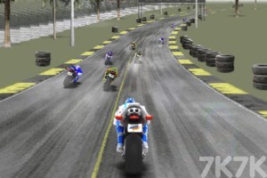 《狂飙摩托车无敌版》游戏画面3