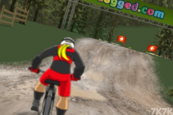 《越野自行车大赛》游戏画面1